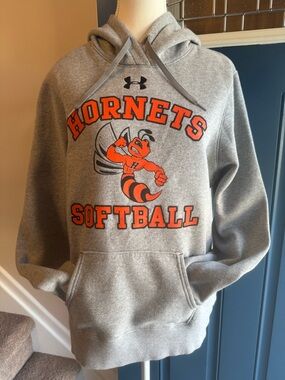 Under Armour Hornets Softball Pullover Hoodie (NWOT)